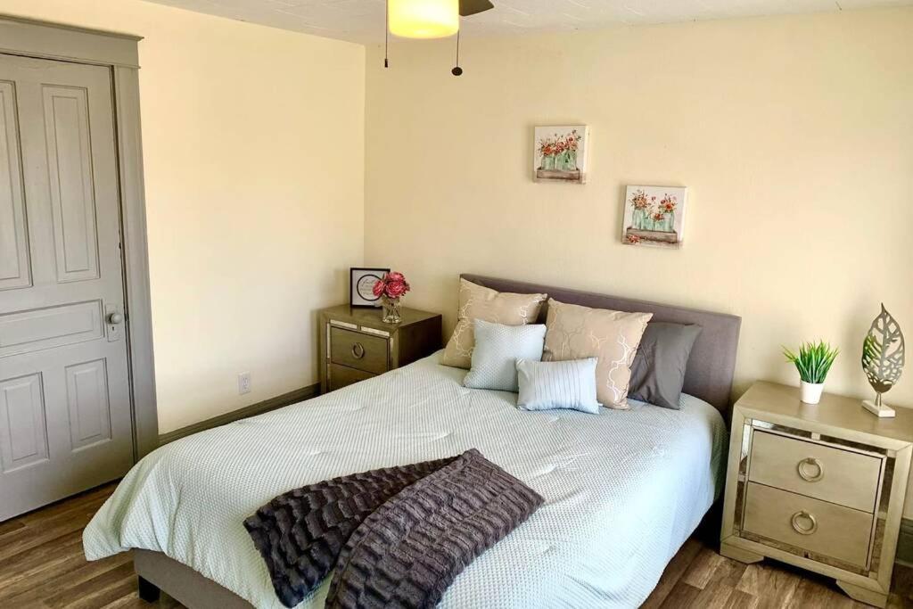ナイアガラフォールズ 5Br Niagara Getaway Prime Location-Sleeps 10ヴィラ エクステリア 写真